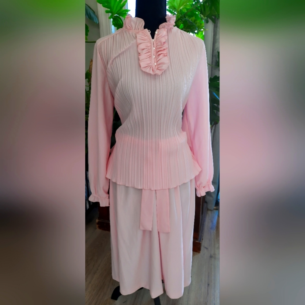 Vtg 50s Plaza Square Pink Ruffle Dress. Size 10 USA